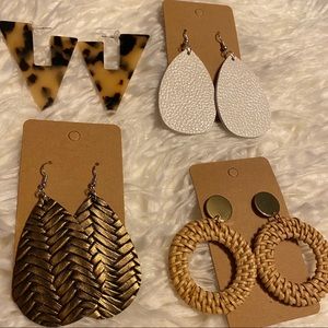 Q - Lot of 4 pair of statement earrings new